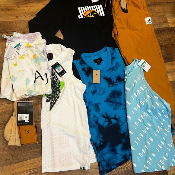 Jordan Nike men’s XL bundle NEW, joggers. Socks, shirts and shorts - Picture 11 of 11